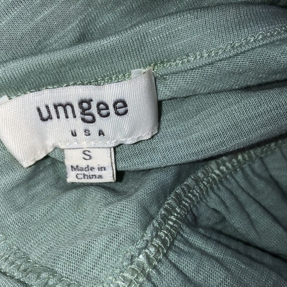 Umgee size small green oversized ruffle boho top - Picture 2 of 3
